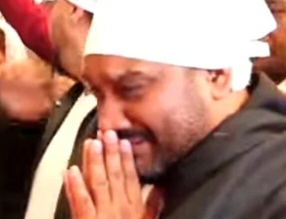 ਪਿਤਾ ਦੀ ਅੰਤਿਮ ਅਦਰਾਸ ਮੌਕੇ ਫੁੱਟ-ਫੁੱਟ ਕੇ ਰੋਏ ਮਾਸਟਰ ਸਲੀਮ, ਕਈ ਵੱਡੀਆਂ ਸ਼ਖਸੀਅਤਾਂ ਨੇ ਕੀਤੀ ਸ਼ਿਰਕਤ