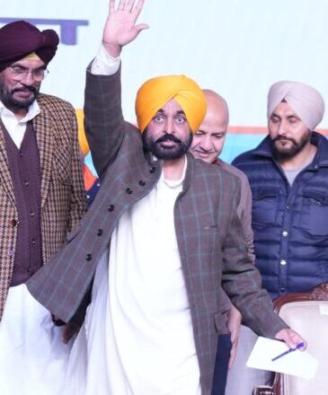 ਮੁੱਖ ਮੰਤਰੀ ਮਾਨ ਦੇ ਅੰਮ੍ਰਿਤਸਰ ਦੌਰੇ ਦਾ ਦੂਜਾ ਦਿਨ, ਸਰਕਾਰੀ ਡਿਗਰੀ ਕਾਲਜ ਦਾ ਰੱਖਿਆ ਨੀਂਹ ਪੱਥਰ
