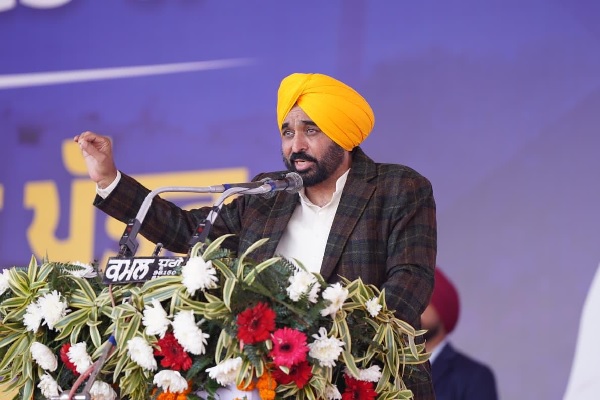 ਕਾਂਗਰਸ, ਅਕਾਲੀਆਂ ਅਤੇ ਭਾਜਪਾ ਨੂੰ ਆਪਣੇ ਪੁੱਤ, ਭਤੀਜੇ ਅਤੇ ਜਵਾਈ-ਭਾਈ ਦੀ ਚਿੰਤਾ ਹੁੰਦੀ ਸੀ, ਪਰ ਆਮ ਆਦਮੀ ਪਾਰਟੀ ਹਮੇਸ਼ਾ ਪੰਜਾਬ ਦੇ ਨੌਜਵਾਨਾਂ ਦੀ ਭਲਾਈ ਅਤੇ ਭਵਿੱਖ ਬਾਰੇ ਸੋਚਦੀ ਹੈ – ਮੁੱਖ ਮੰਤਰੀ ਭਗਵੰਤ ਸਿੰਘ ਮਾਨ