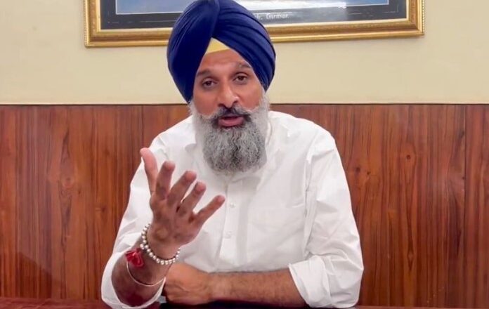 ਅਧਿਕਾਰੀ ਦੇ ਖੁਦਕੁਸ਼ੀ ਮਾਮਲੇ ’ਚ ਅਕਾਲੀ ਦਲ ਨੇ ‘ਆਪ’ ਨੂੰ ਘੇਰਿਆ, ਸੀਬੀਆਈ ਜਾਂਚ ਮੰਗੀ