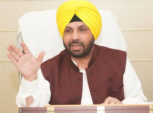 Punjabi: ਕਾਂਗਰਸ ਨੇ ਦਲਿਤਾਂ ਅਤੇ ਗਰੀਬ ਵਰਗ ਨੂੰ ਸਿਰਫ਼ ਵੋਟਾਂ ਲਈ ਹੀ ਵਰਤਿਆ: ਹਰਭਜਨ ਸਿੰਘ ਈਟੀਓ