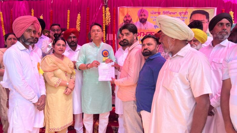 ਕੈਬਨਿਟ ਮੰਤਰੀ ਅਮਨ ਅਰੋੜਾ ਨੇ ਪਿੰਡ ਤੁੰਗਾਂ ਅਤੇ ਉਭਾਵਾਲ ਵਿੱਚ 75.06 ਲੱਖ ਰੁਪਏ ਦੇ ਵਿਕਾਸ ਕਾਰਜ ਲੋਕਾਂ ਨੂੰ ਸਮਰਪਿਤ ਕੀਤੇ ਅਤੇ ਵੱਖ-ਵੱਖ ਸੰਸਥਾਵਾਂ ਨੂੰ ਗ੍ਰਾਂਟਾਂ ਦੇ ਚੈੱਕ ਵੀ ਵੰਡੇ