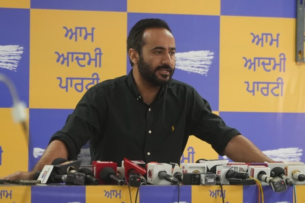 Press note image 3