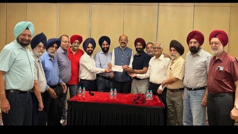 ਸਮਾਜਿਕ ਕਾਰਜਾਂ ਲਈ ਸੁਸਾਇਟੀ ਨੂੰ ਕੈਬਨਿਟ ਮੰਤਰੀ ਵੱਲੋਂ 2 ਲੱਖ ਦੀ ਗ੍ਰਾਂਟ