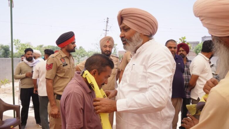 “ਆਪ” ਸਰਕਾਰ ਦੀਆਂ ਲੋਕ ਪੱਖੀ ਨੀਤੀਆਂ ਨੇ ਜਿੱਤਿਆ ਲੋਕਾਂ ਦਾ ਭਰੋਸਾ, 45 ਪਰਿਵਾਰ ਪਾਰਟੀ ‘ਚ ਸ਼ਾਮਲ