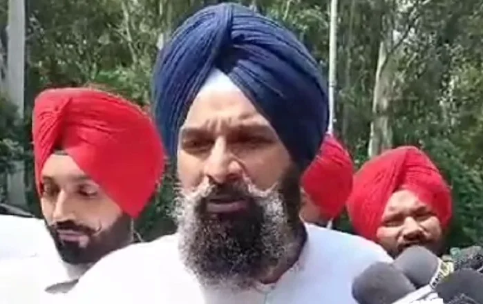 ਮਜੀਠਾ ਮਾਮਲਾ: ਬਿਕਰਮ ਮਜੀਠੀਆ ਅਤੇ 4 ਹੋਰਾਂ ਸਮੇਤ 50 ਅਣਪਛਾਤਿਆਂ ਖ਼ਿਲਾਫ਼ ਪੁਲਿਸ ਨੇ ਐਫਆਈਆਰ ਕੀਤੀ ਦਰਜ