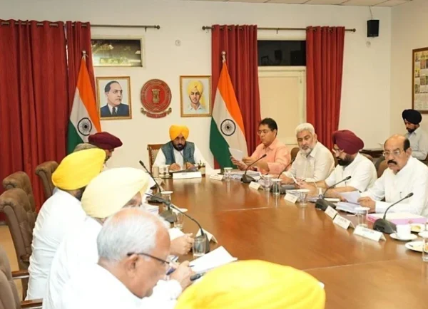 4,000 ਤੋਂ ਵੱਧ ਸਰਕਾਰੀ ਡਾਕਟਰਾਂ ਨੂੰ ਵੱਡੀ ਰਾਹਤ, ਸਰਕਾਰ ਨੇ ਕ੍ਰੈਡਿਟ ਆਵਰ ਫੀਸਾਂ ਕੀਤੀਆਂ ਮੁਆਫ਼
