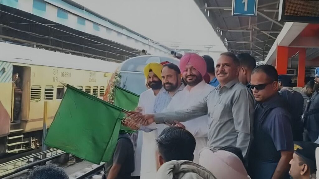 Ravneet Bittu Flag off Vande Bharat Amritsar to Katra