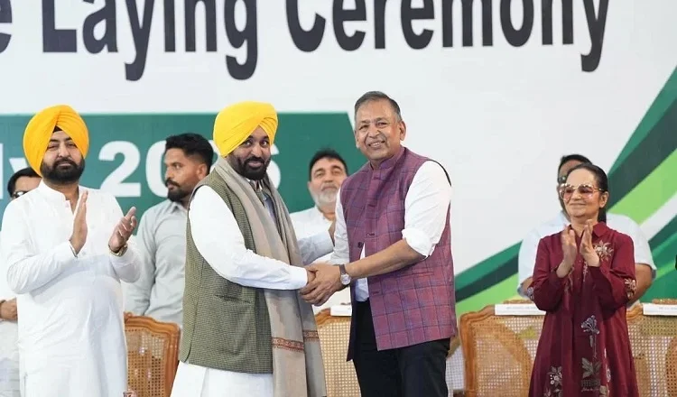 ਲੁਧਿਆਣਾ ਨੂੰ ਮਿਲੀ ਵੱਡੀ ਉਦਯੋਗਿਕ ਸੌਗਾਤ: CM ਭਗਵੰਤ ਮਾਨ ਨੇ ₹1,116 ਕਰੋੜ ਦੇ ਵਰਧਮਾਨ-ਆਈਚੀ ਫੋਰਜਿੰਗ ਪ੍ਰੋਜੈਕਟ ਦਾ ਰੱਖਿਆ ਨੀਂਹ ਪੱਥਰ, 500 ਤੋਂ ਵੱਧ ਨੌਜਵਾਨਾਂ ਨੂੰ ਮਿਲੇਗਾ ਰੁਜ਼ਗਾਰ