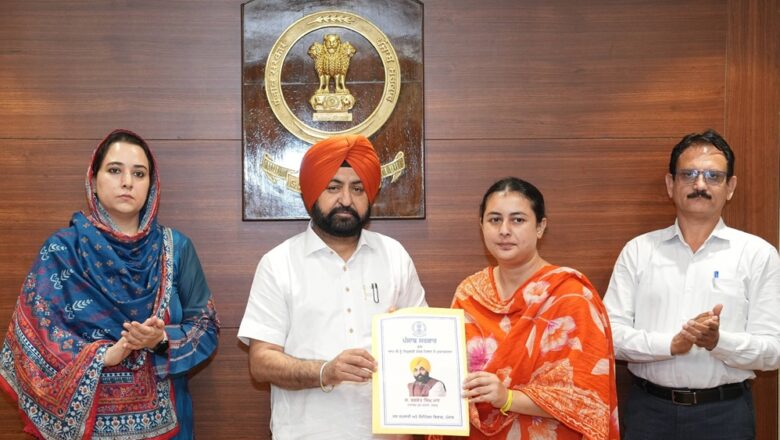 ਹਰਦੀਪ ਸਿੰਘ ਮੁੰਡੀਆਂ ਨੇ ਜਲ ਸਪਲਾਈ ਤੇ ਸੈਨੀਟੇਸ਼ਨ ਵਿਭਾਗ ਦੇ 52 ਨਵ-ਨਿਯੁਕਤ ਕਰਮਚਾਰੀਆਂ ਨੂੰ ਸੌਂਪੇ ਨਿਯੁਕਤੀ ਪੱਤਰ
