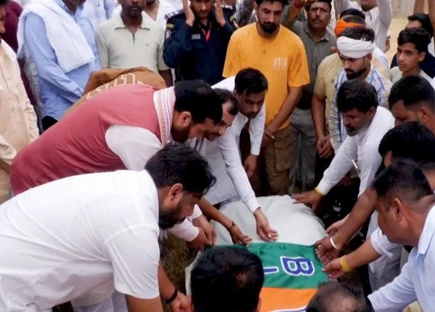 ਮੁੱਖ ਮੰਤਰੀ ਨਾਇਬ ਸਿੰਘ ਸੈਣੀ ਨੇ ਸਵਰਗੀ ਗੁਰਨਾਮ ਸਿੰਘ ਗੁੱਜਰ ਨੂੰ ਭੇਟ ਕੀਤੀ ਸ਼ਰਧਾਂਜਲੀ