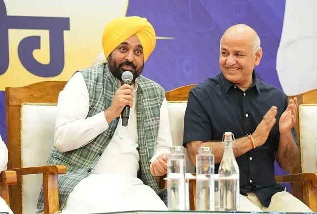 NEET-2026 ਵਿੱਚ ਸਫ਼ਲ 882 ਵਿਦਿਆਰਥੀਆਂ ਦਾ ਜ਼ੀਰਕਪੁਰ ਵਿੱਚ CM ਮਾਨ ਵੱਲੋਂ ਸਨਮਾਨ