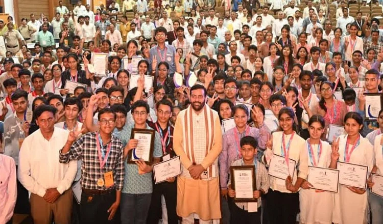ਹਰਿਆਣਾ ਸਰਕਾਰ ਬੱਚਿਆਂ ਨੂੰ ਕਰਵਾਏਗੀ ਕੌਮਾਂਤਰੀ ਦੌਰੇ, ਵਿਦੇਸ਼ੀ ਅਨੁਭਵਾਂ ਨਾਲ ਜੋੜਨ ਦੀ ਪਹਿਲ: CM ਨਾਇਬ ਸਿੰਘ ਸੈਣੀ