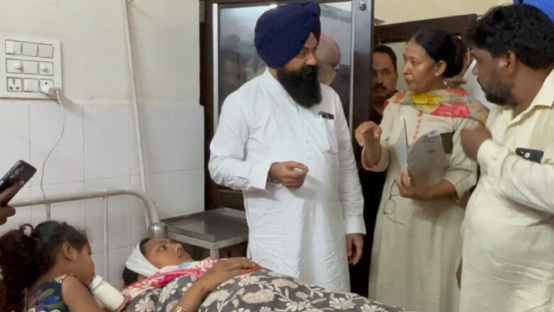 ਪੰਜਾਬ ਰਾਜ ਐਸਸੀ ਕਮਿਸ਼ਨ ਦੇ ਚੇਅਰਮੈਨ ਜਸਵੀਰ ਸਿੰਘ ਗੜ੍ਹੀ ਨੇ ਜ਼ਖ਼ਮੀ ਸਫ਼ਾਈ ਸੇਵਕਾਂ ਦਾ ਹਾਲ-ਚਾਲ ਜਾਣਿਆ