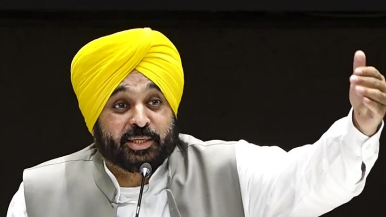 “ਪੇਪਰ ਦੇਣਾ ਸਿਖਾਉਂਦੇ ਹੋ, ਨਿਰਪੱਖ ਪ੍ਰੀਖਿਆਵਾਂ ਕਰਵਾਉਣੀਆਂ ਵੀ ਸਿੱਖੋ” : PM ਮੋਦੀ ‘ਤੇ ਵਰ੍ਹੇ CM ਮਾਨ