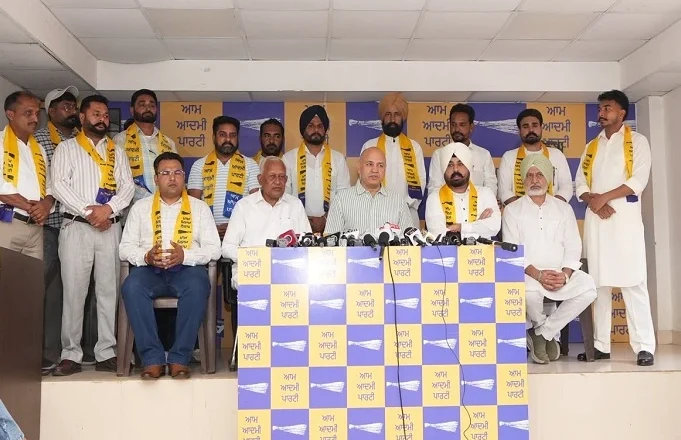 ਕਾਂਗਰਸ ਨੂੰ ਵੱਡਾ ਝਟਕਾ, ਸੰਗਰੂਰ ਦੇ ਕਈ ਪ੍ਰਮੁੱਖ ਆਗੂ ਤੇ ਵਰਕਰ ‘ਆਪ’ ਵਿੱਚ ਸ਼ਾਮਲ