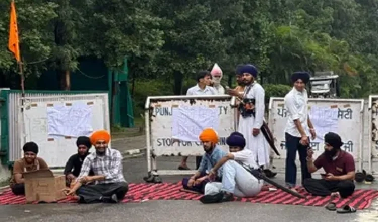 ਪੰਜਾਬੀ ਯੂਨੀਵਰਸਿਟੀ ’ਚ ਫੀਸ ਵਾਧੇ ਵਿਰੁੱਧ ਵਿਦਿਆਰਥੀਆਂ ਦਾ ਰੋਸ ਤੇਜ਼, ਸਾਰੇ ਮੁੱਖ ਗੇਟ ਕੀਤੇ ਬੰਦ