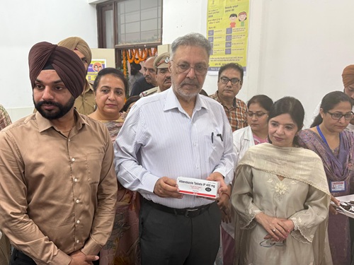 ਮੋਹਾਲੀ ਤੋਂ ਸਿਹਤ ਮੰਤਰੀ ਡਾ. ਬਲਬੀਰ ਸਿੰਘ ਨੇ ਪੇਟ ਦੇ ਕੀੜਿਆਂ ਤੋਂ ਮੁਕਤੀ ਲਈ ਸੂਬਾ ਪੱਧਰੀ ਮੁਹਿੰਮ ਦੀ ਕੀਤੀ ਸ਼ੁਰੂਆਤ