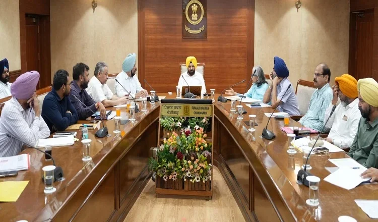 ਹਰਭਜਨ ਸਿੰਘ ਈਟੀਓ ਨੇ ਪੰਜਾਬ ਵਿੱਚ ਚੱਲ ਰਹੇ ਸੜਕ ਵਿਕਾਸ ਪ੍ਰੋਜੈਕਟਾਂ ਦੀ ਪ੍ਰਗਤੀ ਦਾ ਲਿਆ ਜਾਇਜ਼ਾ