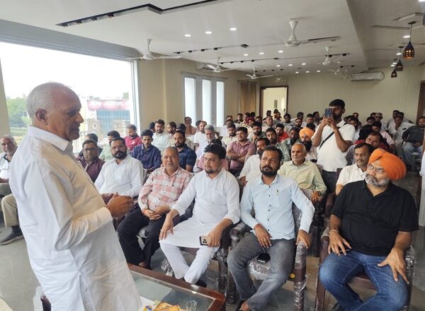 ਲਹਿਰਾਗਾਗਾ ਵਿੱਚ ‘ਆਪ’ ਵਰਕਰਾਂ ਨਾਲ ਬਰਿੰਦਰ ਗੋਇਲ ਦੀ ਮੀਟਿੰਗ, ਸਰਕਾਰ ਦਾ ਰਿਪੋਰਟ ਕਾਰਡ ਘਰ-ਘਰ ਪਹੁੰਚਾਉਣ ਦੇ ਨਿਰਦੇਸ਼