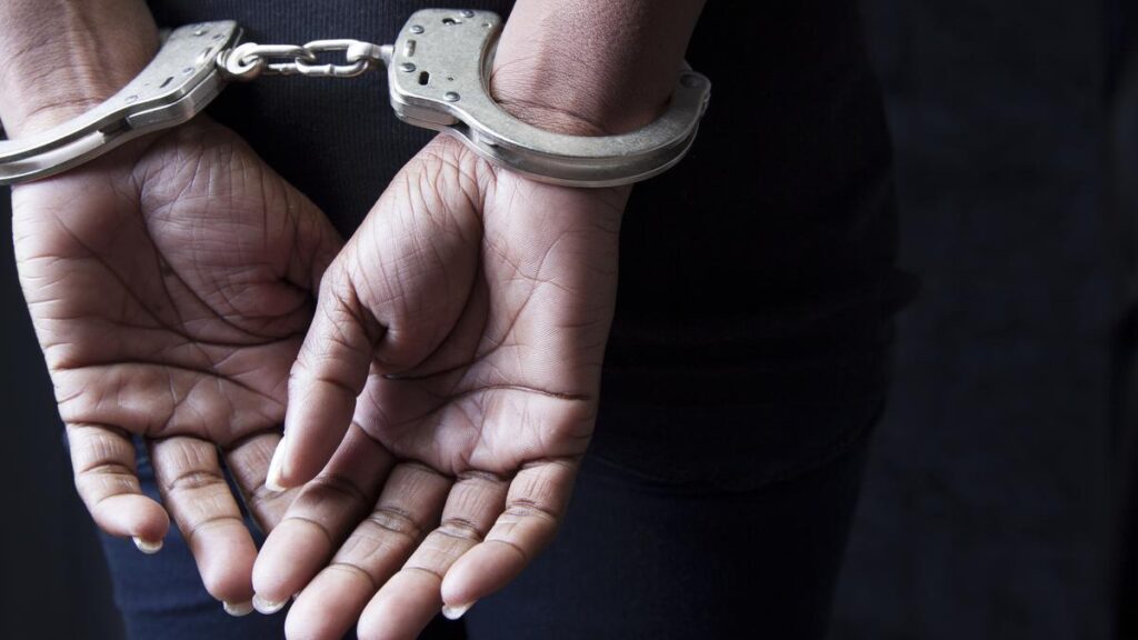 Hand chain arrest