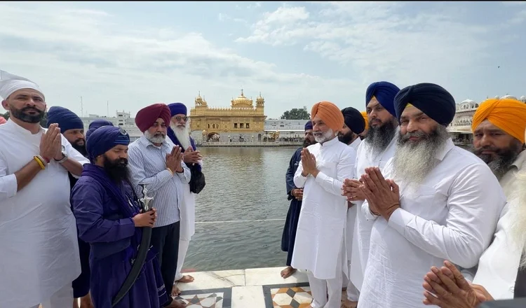ਅੰਮ੍ਰਿਤਸਰ ’ਚ PM ਮੋਦੀ ਦੇ 76ਵੇਂ ਜਨਮਦਿਨ ਮੌਕੇ ਗੁਰਮਤਿ ਸਮਾਗਮ, ਸਿੱਖ ਆਗੂਆਂ ਨੇ ਕੀਤੀ ਅਰਦਾਸ
