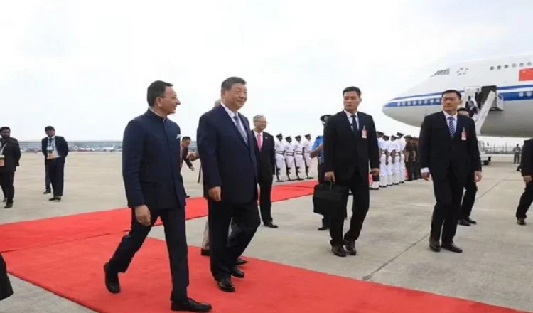 BRICS ਸੰਮੇਲਨ ਲਈ ਦਿੱਲੀ ਪਹੁੰਚੇ ਸ਼ੀ ਜਿਨਪਿੰਗ, PM ਮੋਦੀ ਨਾਲ ਹੋਵੇਗੀ ਅਹਿਮ ਦੁਵੱਲੀ ਮੁਲਾਕਾਤ; 7 ਸਾਲ ਬਾਅਦ ਭਾਰਤ ਆਏ ਚੀਨੀ ਰਾਸ਼ਟਰਪਤੀ