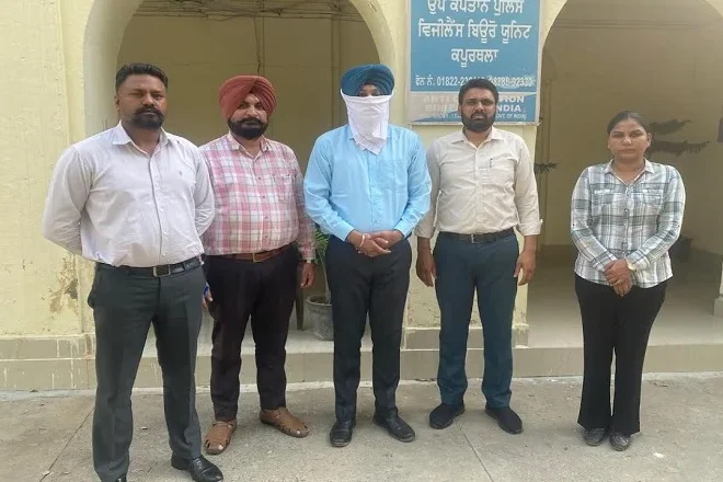 ਵਿਜੀਲੈਂਸ ਬਿਊਰੋ ਦੀ ਕਾਰਵਾਈ, SDE ₹30 ਹਜ਼ਾਰ ਰਿਸ਼ਵਤ ਲੈਂਦਿਆਂ ਰੰਗੇ ਹੱਥੀਂ ਕਾਬੂ