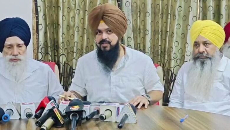 SGPC ਪ੍ਰਧਾਨ ਧਾਮੀ ਖ਼ਿਲਾਫ਼ ਜਥੇਬੰਦੀਆਂ ਦਾ ਪ੍ਰਦਰਸ਼ਨ, ਅਸਤੀਫ਼ੇ ਦੀ ਕੀਤੀ ਮੰਗ